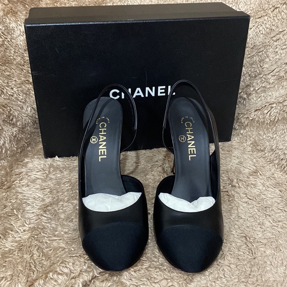 CHANEL Lambskin black pearl heels - Picture 6 of 8